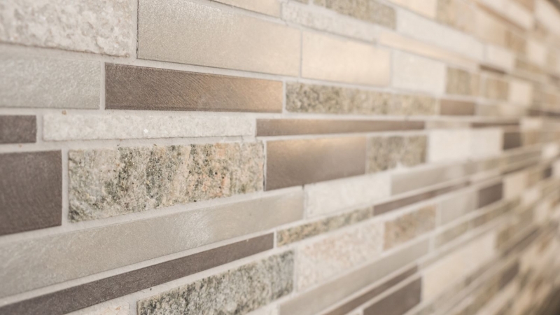 Muestra de mano mosaico azulejo cuarcita piedra natural aluminio plata gris claro beige compuesto MOS49-XSA535_m