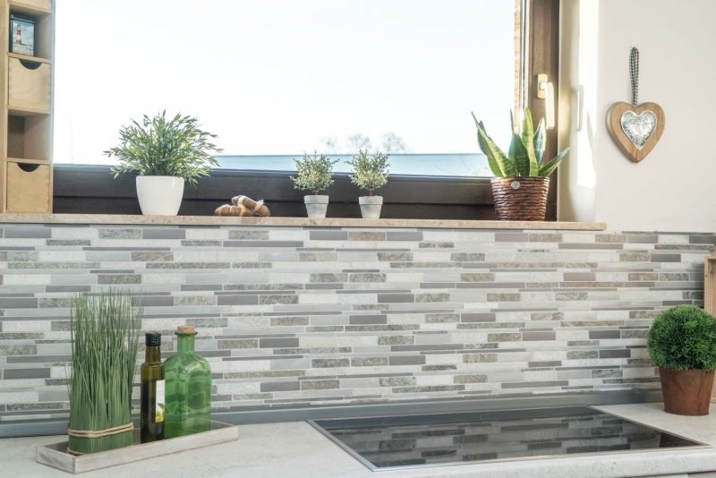 Muestra de mano mosaico azulejo cuarcita piedra natural aluminio plata gris claro beige compuesto MOS49-XSA535_m