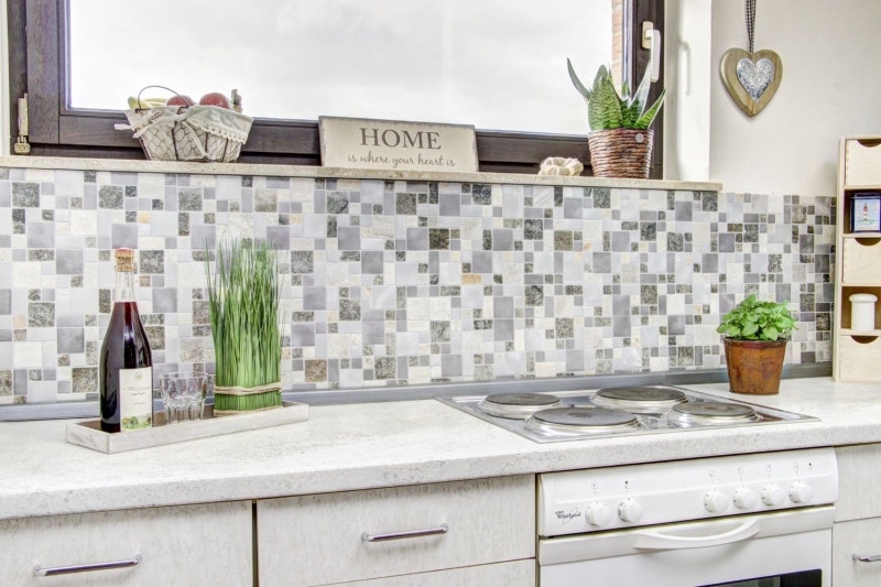 Muestra de mano mosaico azulejo cuarcita piedra natural aluminio plata gris claro beige combinación MOS49-525_m
