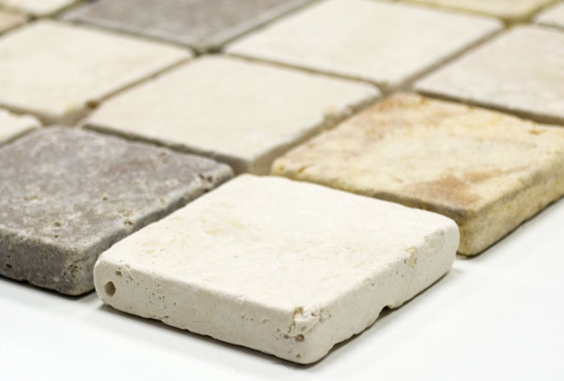 Muestra de mano mosaico azulejo backsplash travertino piedra natural beige marrón travertino tumbled MOS43-46685_m