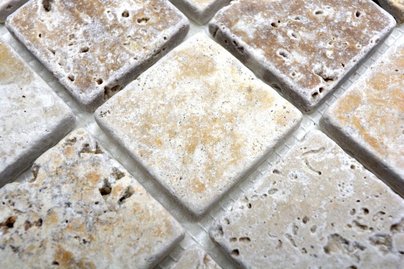 Muestra de mano mosaico azulejo backsplash travertino piedra natural beige marrón travertino tumbled MOS43-46685_m