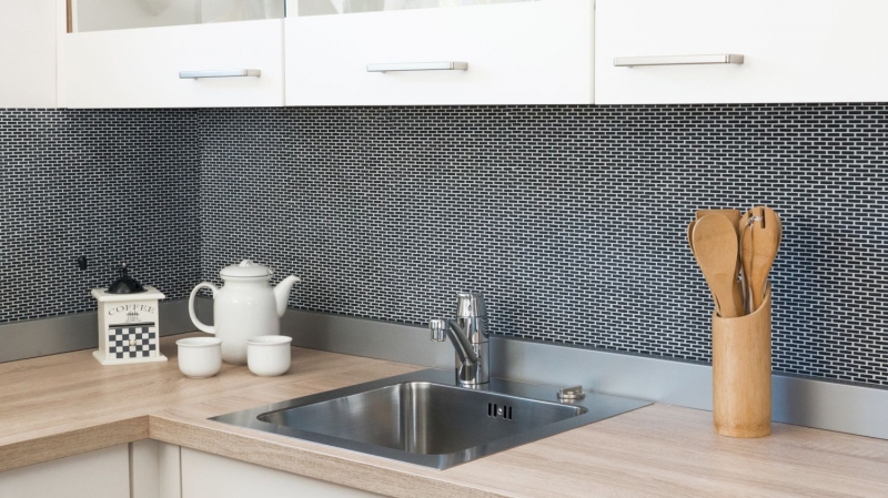 Muestra de mano mosaico ECO Reciclaje GLAS Ladrillo Esmalte negro mate MOS140-B21B_m