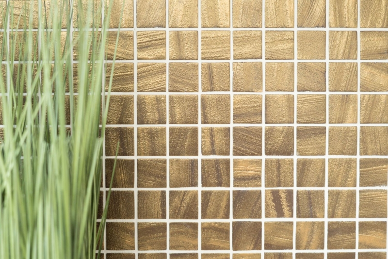 Muestra de mano azulejo de mosaico ECO Reciclaje GLAS ECO oro satinado MOS360-05_m