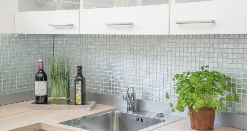 Muestra de mano azulejo mosaico Mosaico de vidrio translúcido Estructura de plata cristal BAÑO WC Cocina PARED MOS68-4SB11_m