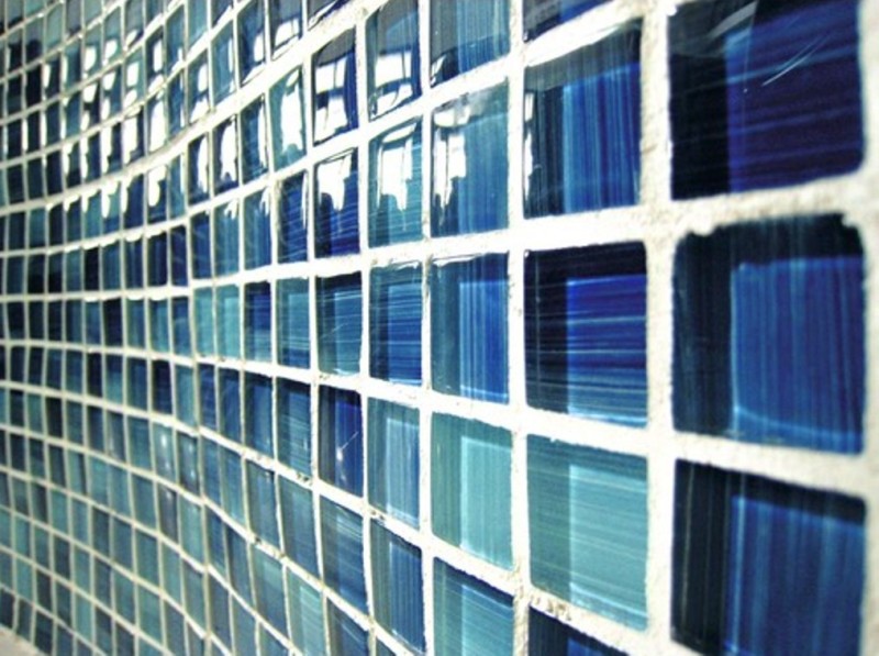Muestra de mano mosaico azulejo Mosaico de vidrio azul translúcido Azul cristal MOS74-0409_m