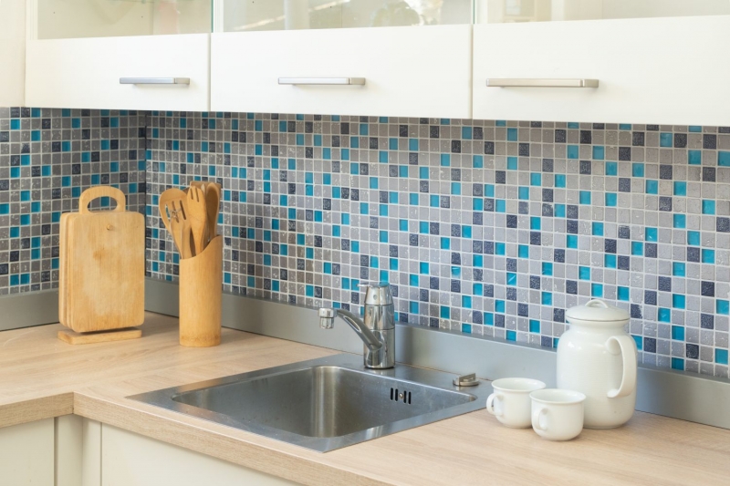 Muestra de mano azulejo mosaico Azulejo backsplash Translúcido azul-gris Mosaico de vidrio Cristal Resina azul-gris MOS82-0402_m