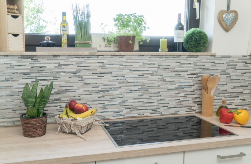 Muestra de mano mosaico azulejo azulejo backsplash translúcido acero inoxidable blanco madera compuesto vidrio mosaico cristal piedra acero madera blanco MOS86-SV85_m