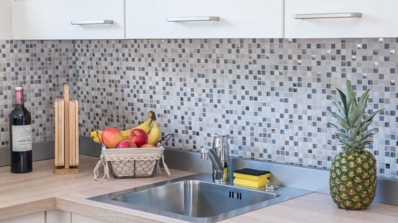 Muestra de mano mosaico azulejo Azulejo backsplash Translúcido gris claro plata Mosaico de vidrio Piedra de cristal EP gris claro plata MOS92-HQ10_m
