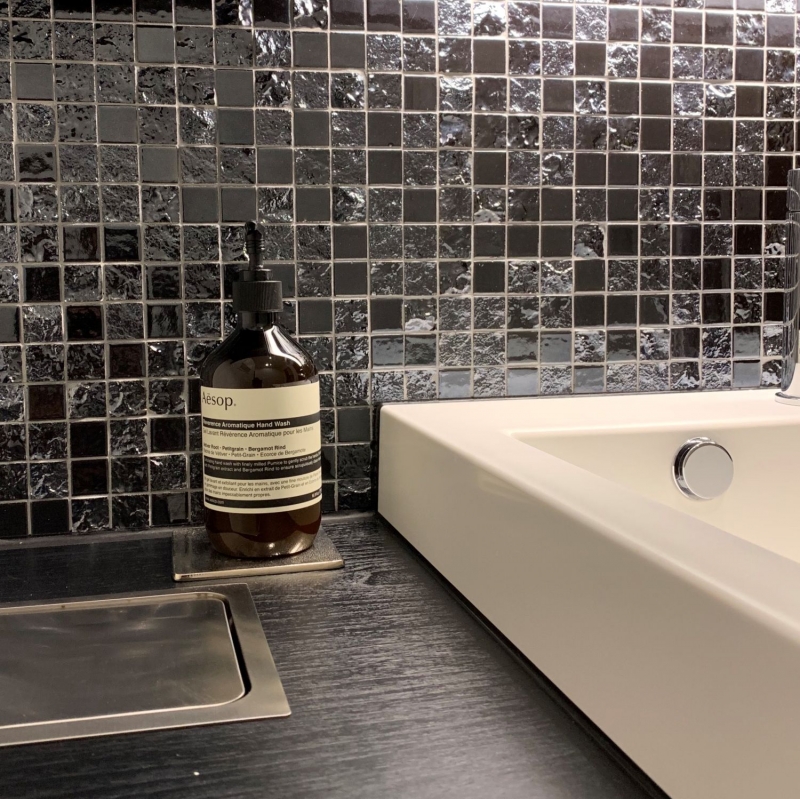 Muestra de mano mosaico de cerámica Baku negro mosaico azulejo pared azulejo backsplash cocina baño MOS18-0303_m