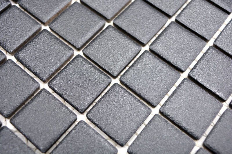 Muestra de mano azulejo de mosaico SLIP RESISTENTE DUCHA SUAVE NEGRO MOS18-0311-R10_m