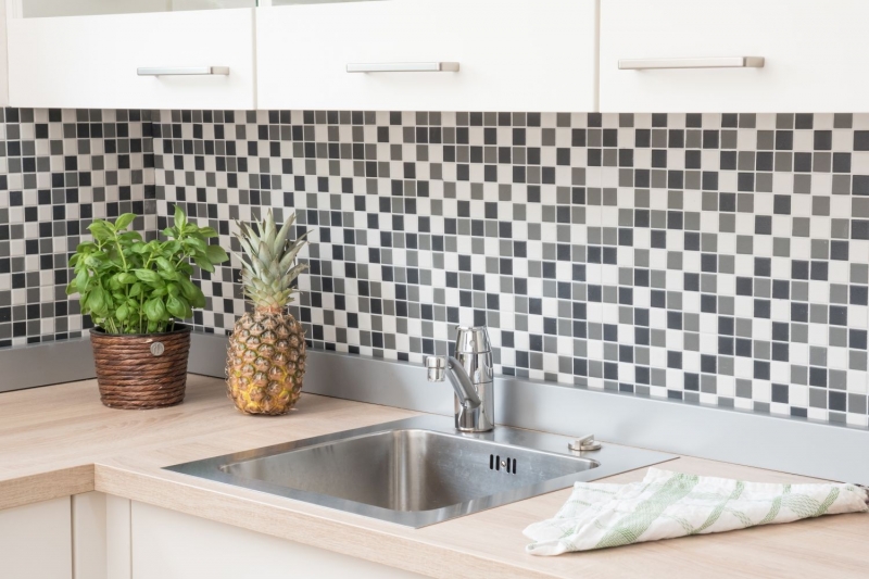 Muestra de mano azulejo mosaico cerámica negro blanco antracita mate plato de ducha MOS18-2213-R10_m