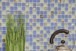 Muestra de mano mosaico azulejo Azulejo backsplash Azul translúcido Mosaico de vidrio Cristal concha azul MOS82B-0104_m