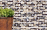 Muestra de mano mosaico azulejo backsplash translúcido beige oscuro ladrillo vidrio mosaico cristal piedra emperador oscuro MOS87-B1155_m